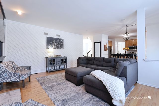 91 Rotterdam Drive, Antioch, IL 60002