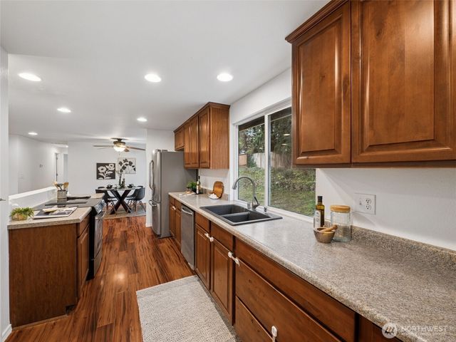 10208 55th Avenue E, Puyallup, WA 98373