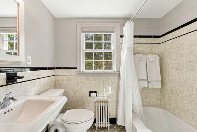 25 Orchard Rd, Natick, MA 01760
