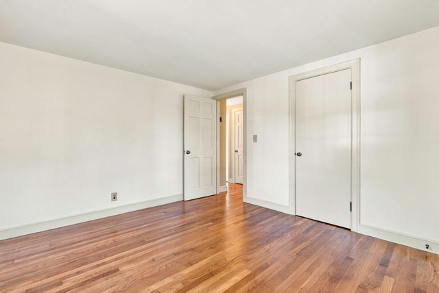 25 Orchard Rd, Natick, MA 01760