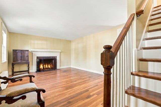 25 Orchard Rd, Natick, MA 01760