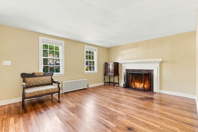 25 Orchard Rd, Natick, MA 01760