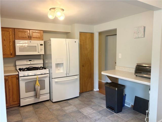 199 Lyon Ln, Lancaster Twp, PA 16037