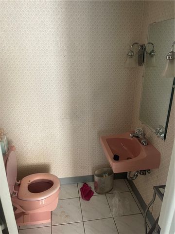 443 Vernon St, New Kensington, PA 15068