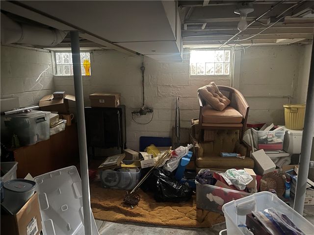 443 Vernon St, New Kensington, PA 15068