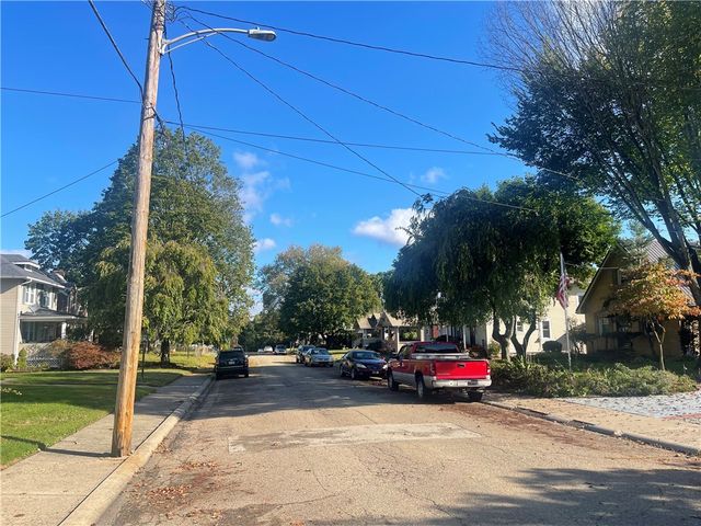 443 Vernon St, New Kensington, PA 15068