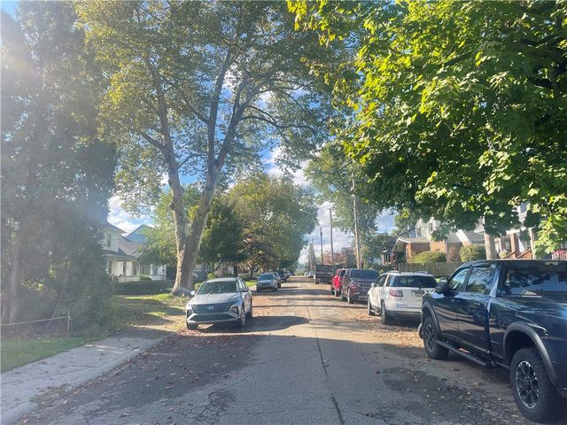 443 Vernon St, New Kensington, PA 15068