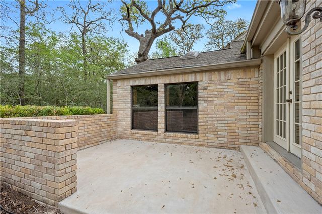 2520 Faulkner Drive, College Station, TX 77845