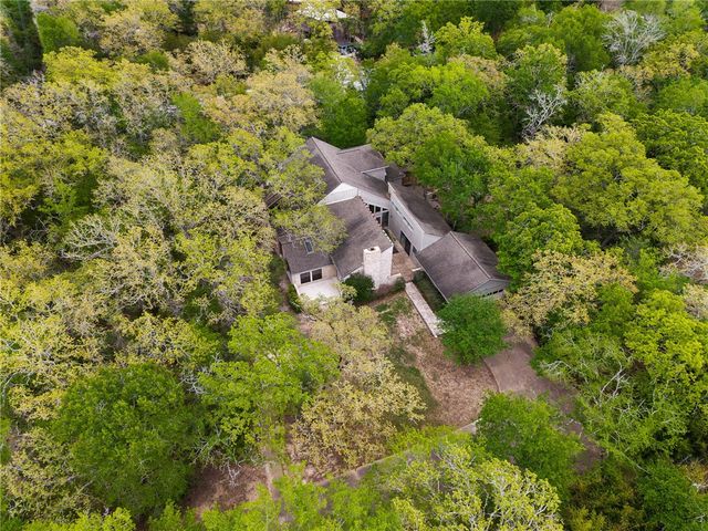 2520 Faulkner Drive, College Station, TX 77845