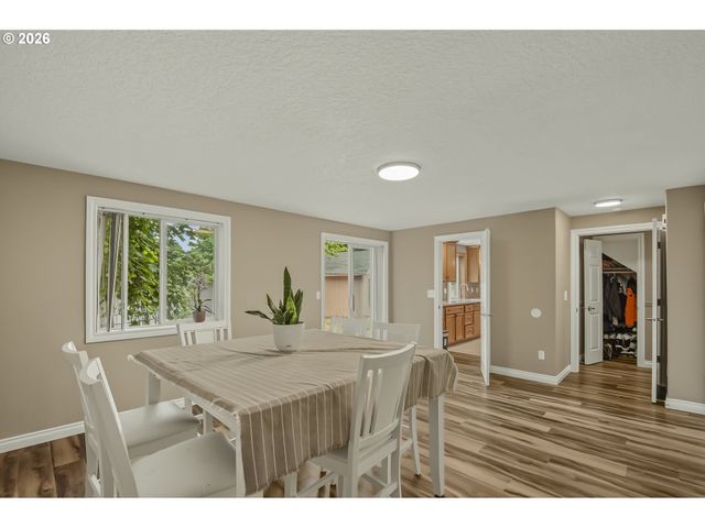 1448 Se 148TH Ave, Portland, OR 97233
