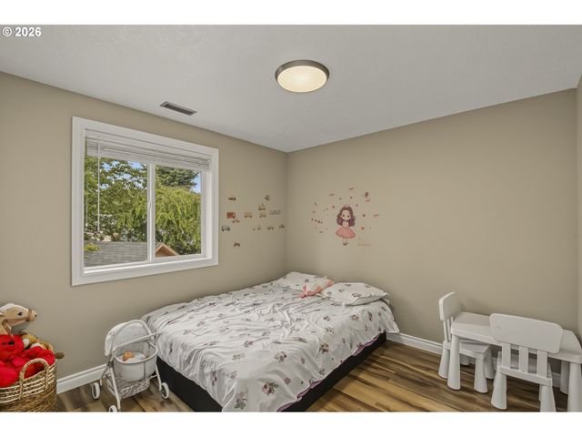 1448 Se 148TH Ave, Portland, OR 97233