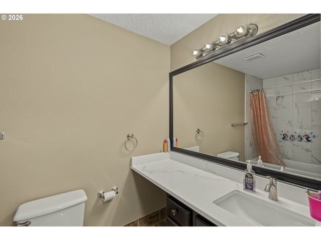 1448 Se 148TH Ave, Portland, OR 97233