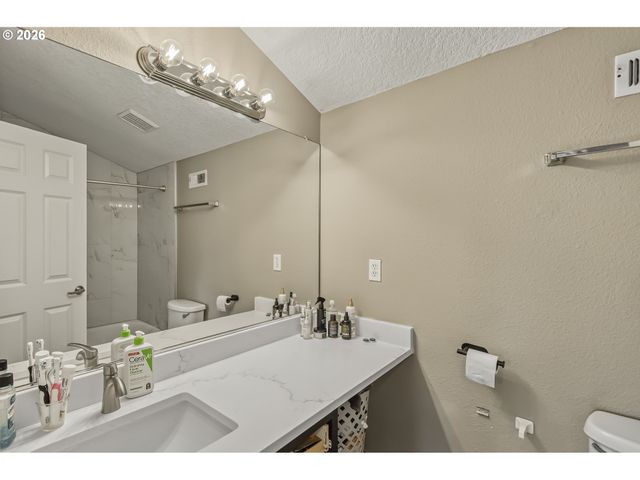 1448 Se 148TH Ave, Portland, OR 97233