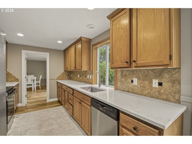 1448 Se 148TH Ave, Portland, OR 97233