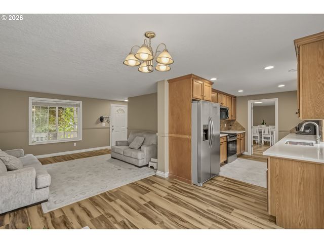 1448 Se 148TH Ave, Portland, OR 97233