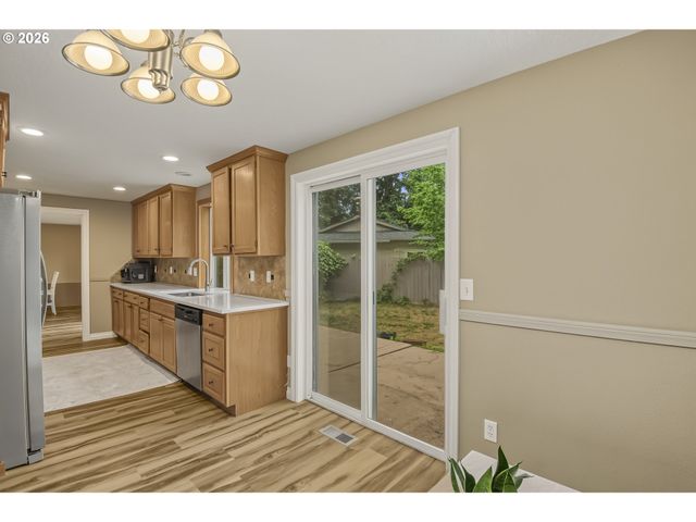 1448 Se 148TH Ave, Portland, OR 97233