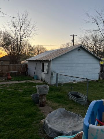 100 E Mulberry Street, Leonard, TX 75452