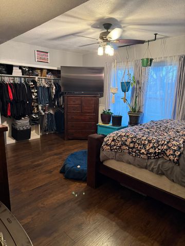 100 E Mulberry Street, Leonard, TX 75452