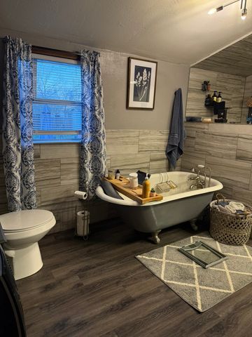 100 E Mulberry Street, Leonard, TX 75452