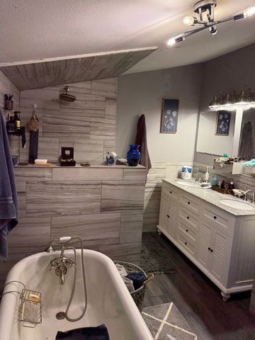 100 E Mulberry Street, Leonard, TX 75452