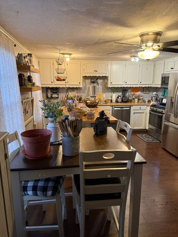 100 E Mulberry Street, Leonard, TX 75452