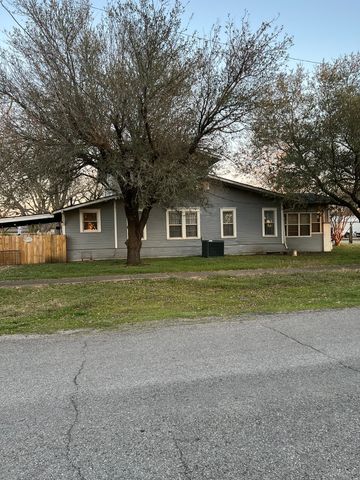 100 E Mulberry Street, Leonard, TX 75452