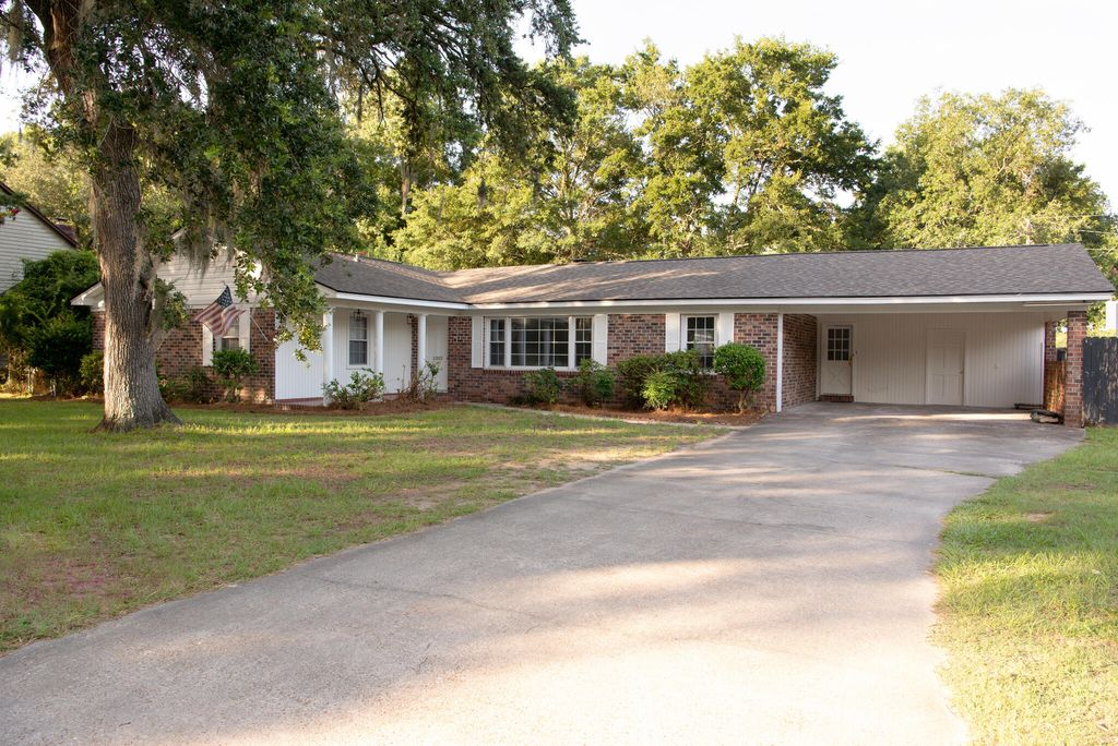 1203 Calais Drive, Mount Pleasant, SC 29464