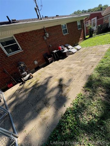 817 Marigold Drive, Jeffersonville, IN 47130