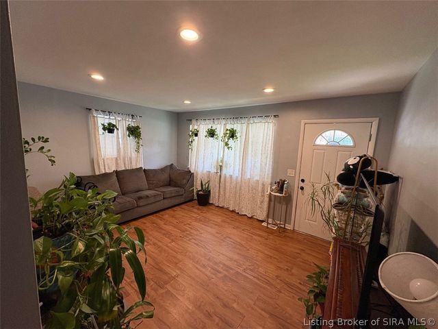 817 Marigold Drive, Jeffersonville, IN 47130
