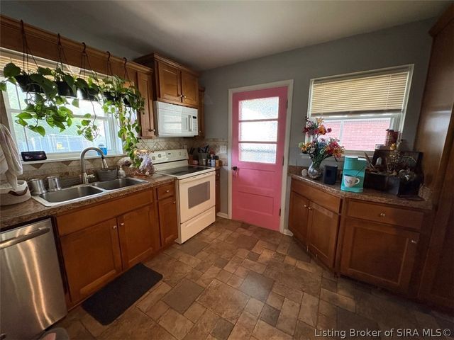 817 Marigold Drive, Jeffersonville, IN 47130