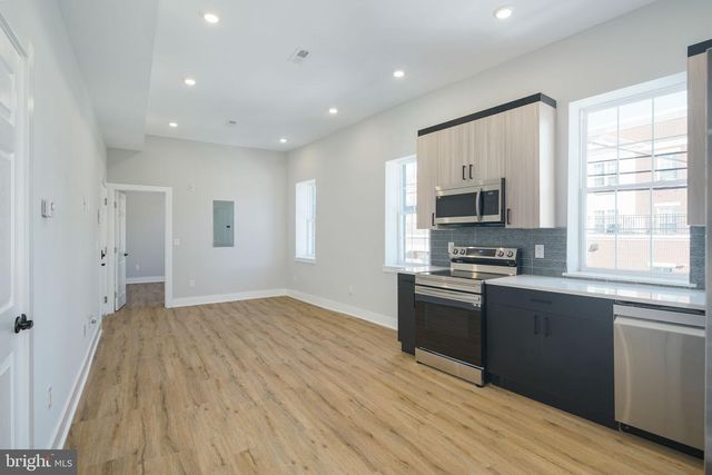 2701 W GLENWOOD AVE, Philadelphia, PA 19121