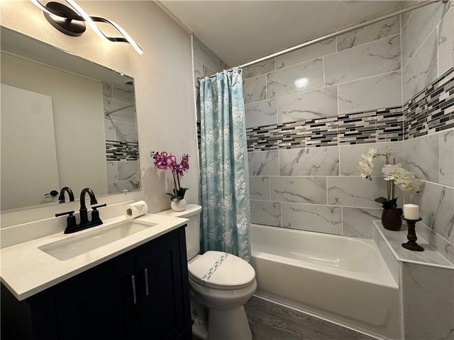 1721 Denver St, Portland, TX 78374