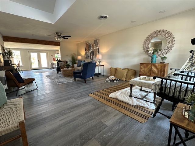 1721 Denver St, Portland, TX 78374