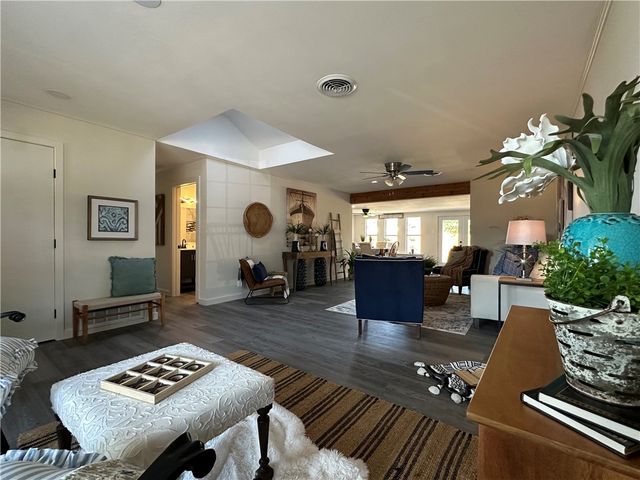 1721 Denver St, Portland, TX 78374