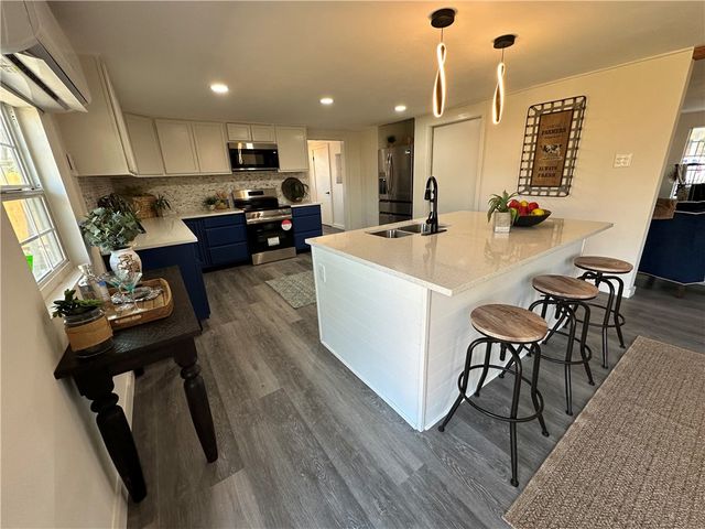 1721 Denver St, Portland, TX 78374