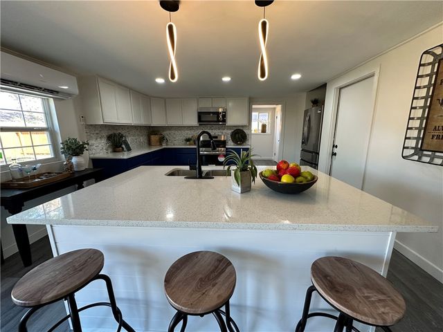 1721 Denver St, Portland, TX 78374