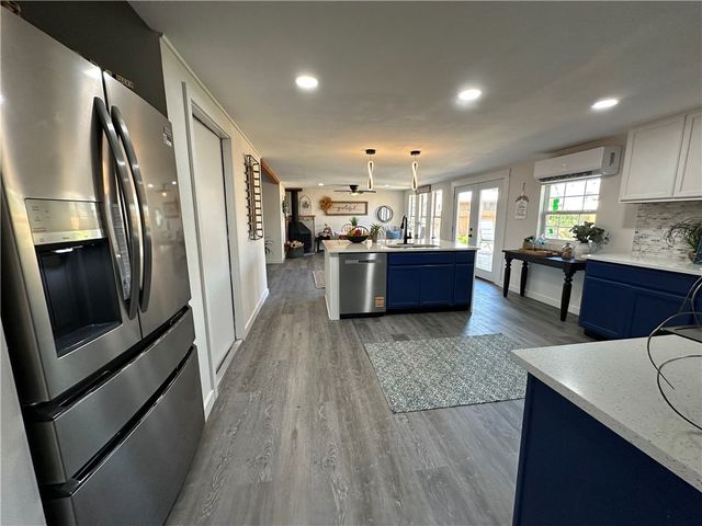 1721 Denver St, Portland, TX 78374