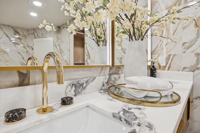 3210 Freshmeadows Drive, Houston, TX 77063