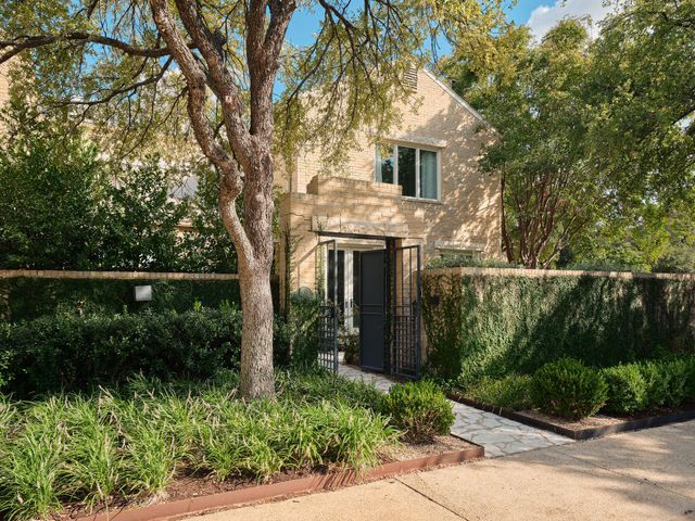 1109 Elm ST D, Austin, TX 78703