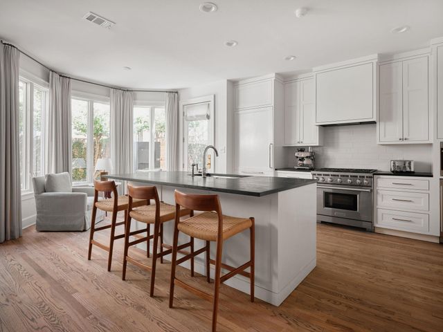 1109 Elm ST D, Austin, TX 78703