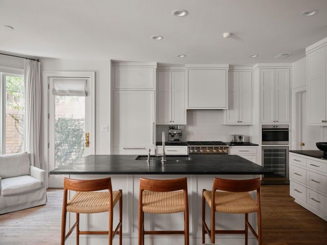 1109 Elm ST D, Austin, TX 78703