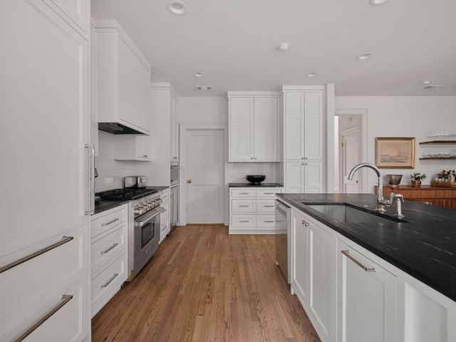 1109 Elm ST D, Austin, TX 78703