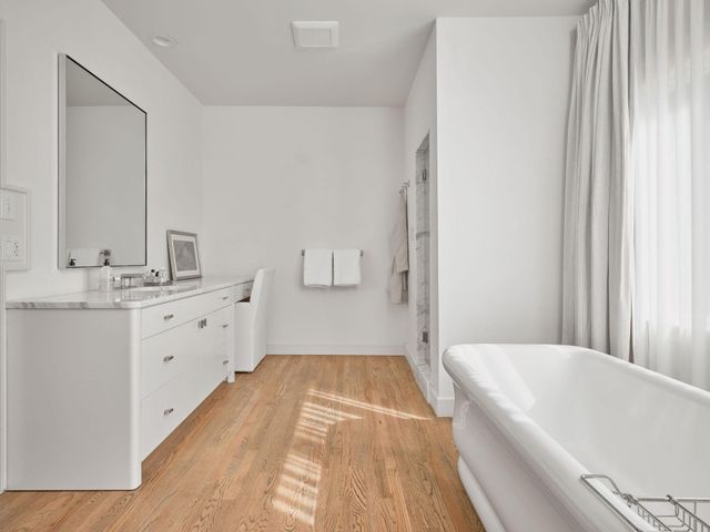 1109 Elm ST D, Austin, TX 78703