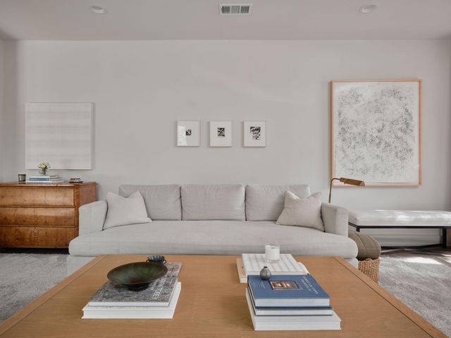 1109 Elm ST D, Austin, TX 78703