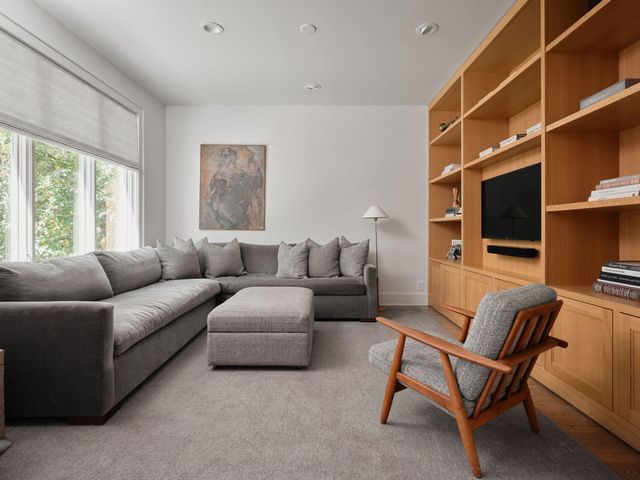 1109 Elm ST D, Austin, TX 78703