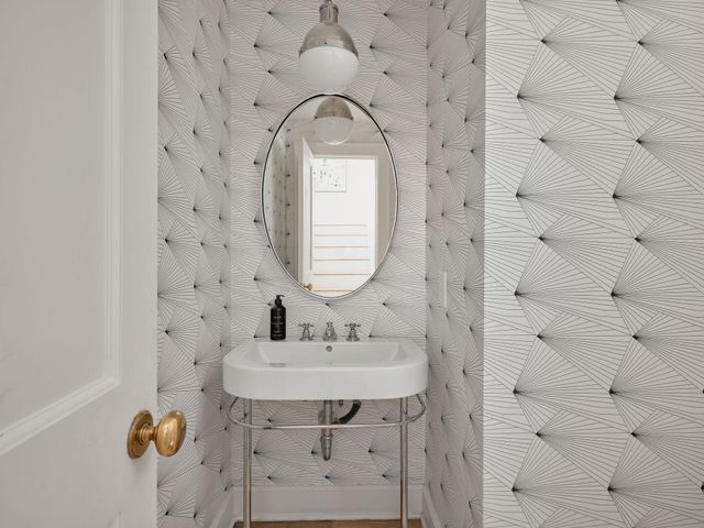 1109 Elm ST D, Austin, TX 78703