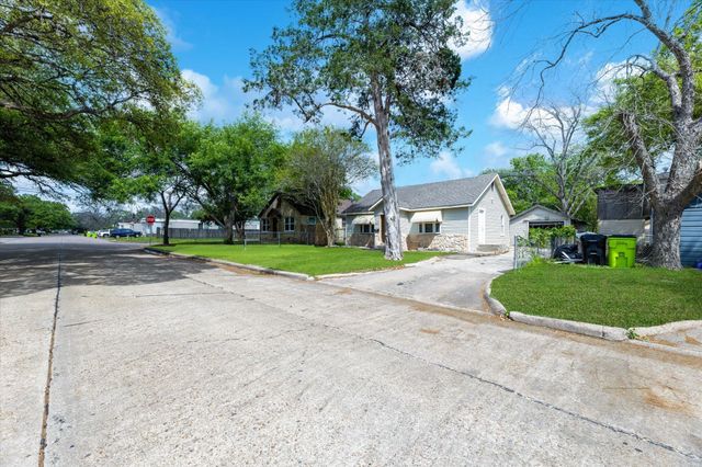 1505 Brazos Street, Rosenberg, TX 77471