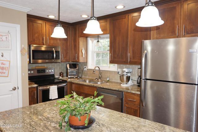 2071 Short Avenue, Sneads, FL 32460