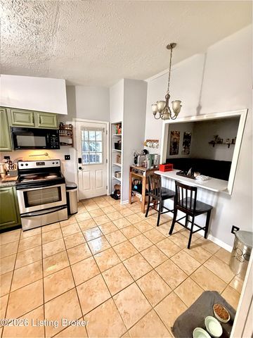 148 Vonda Ct, Radcliff, KY 40160