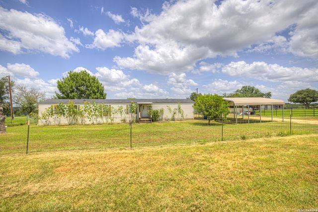 259 McKnight RD, Seguin, TX 78155